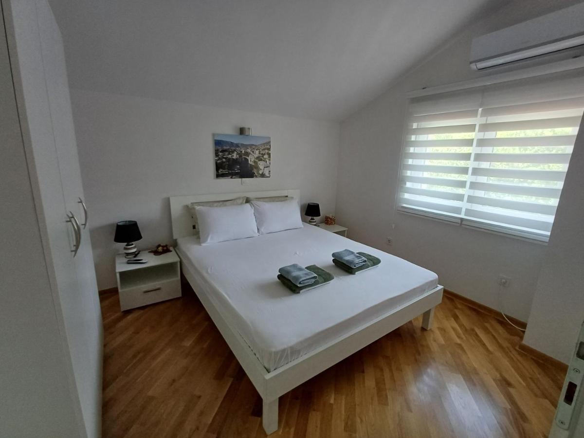Villa Tamara With Garden And River View - Free Private Parking - Garage โมสตาร์ ภายนอก รูปภาพ