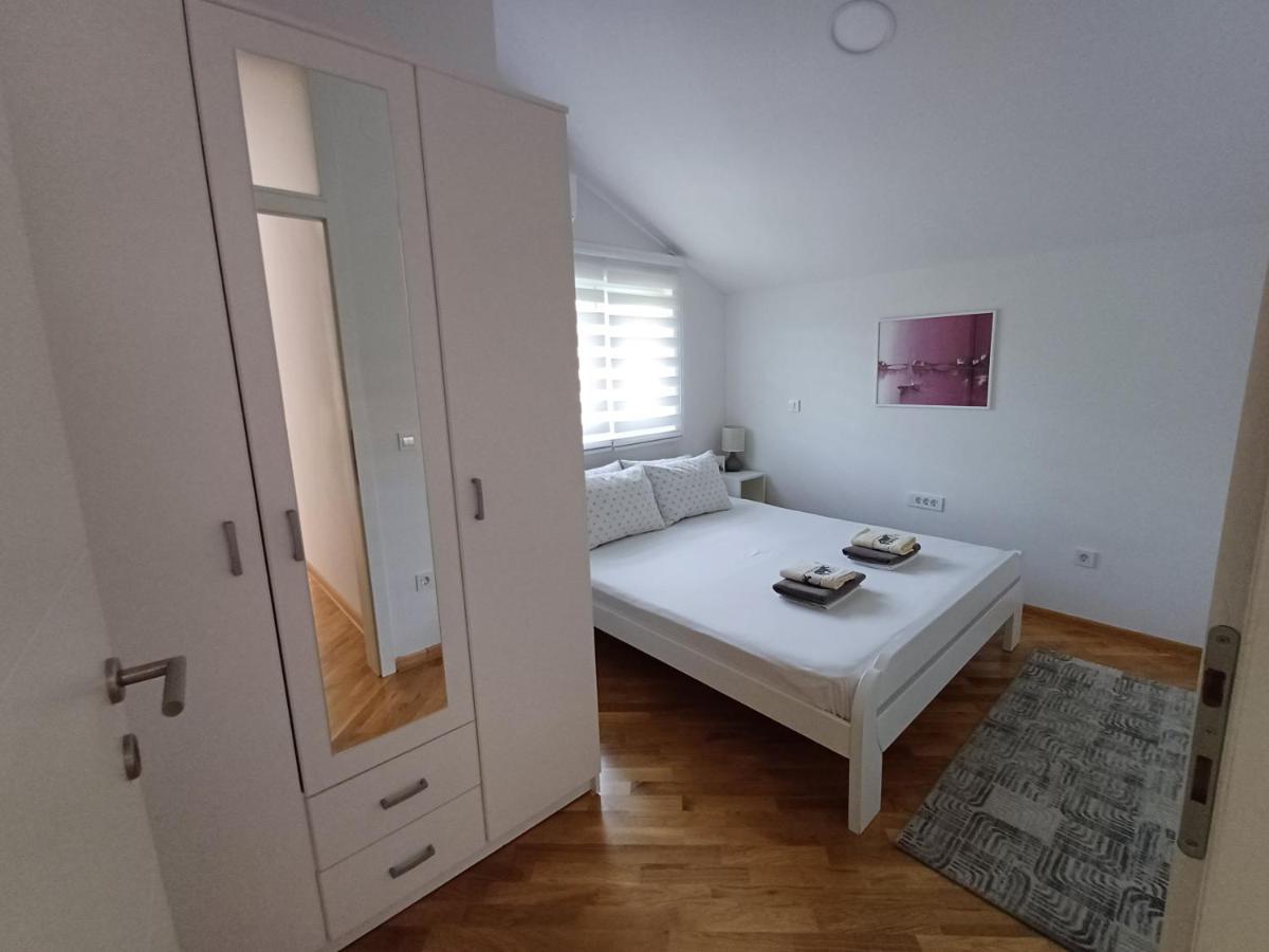 Villa Tamara With Garden And River View - Free Private Parking - Garage โมสตาร์ ภายนอก รูปภาพ